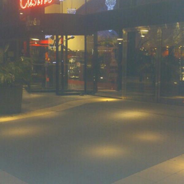 Photo taken at Casino Théâtre Barrière de Bordeaux by Jérôme C. on 9/29/2012-法国阿基坦波尔多卡迪纳尔里奇奥德路 Photo taken at Casino Théâtre Barrière de Bordeaux by Jérôme C. on 9/29/2012