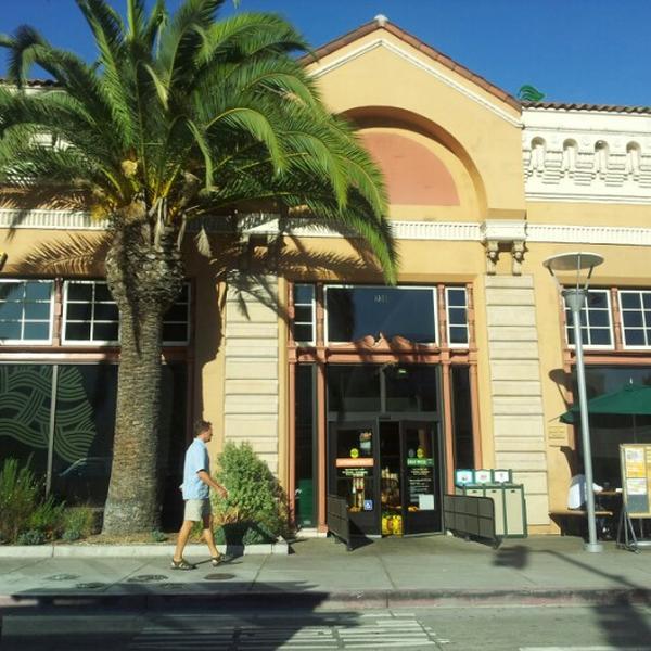 Photo taken at Whole Foods Market by George K. on 10/17/2012-美国加利福尼亚州奥克兰海湾广场230 Photo taken at Whole Foods Market by George K. on 10/17/2012