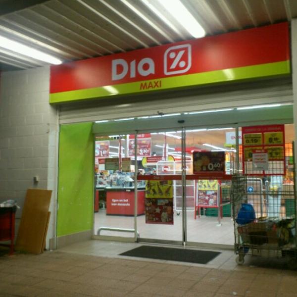 Photo taken at Dia by Estitxu L. on 12/10/2012