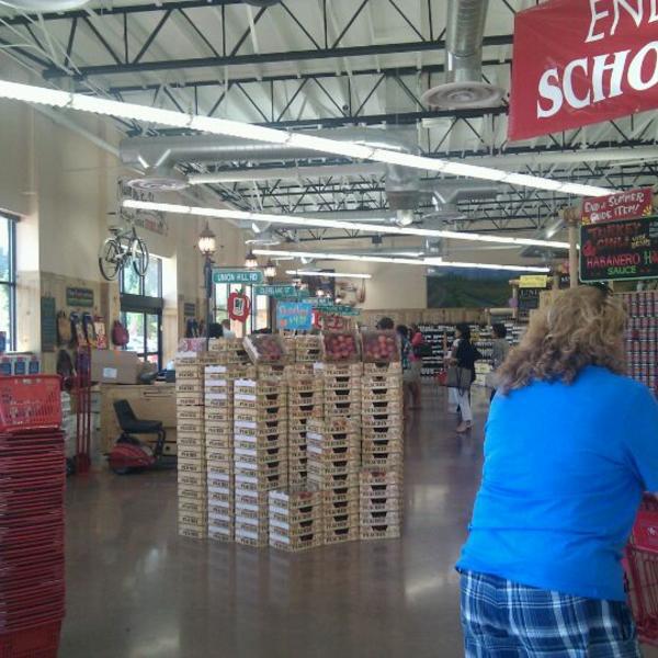 Photo taken at Trader Joe's by Spencer C. on 9/9/2011-美国华盛顿州雷德蒙德路15932 Photo taken at Trader Joe's by Spencer C. on 9/9/2011