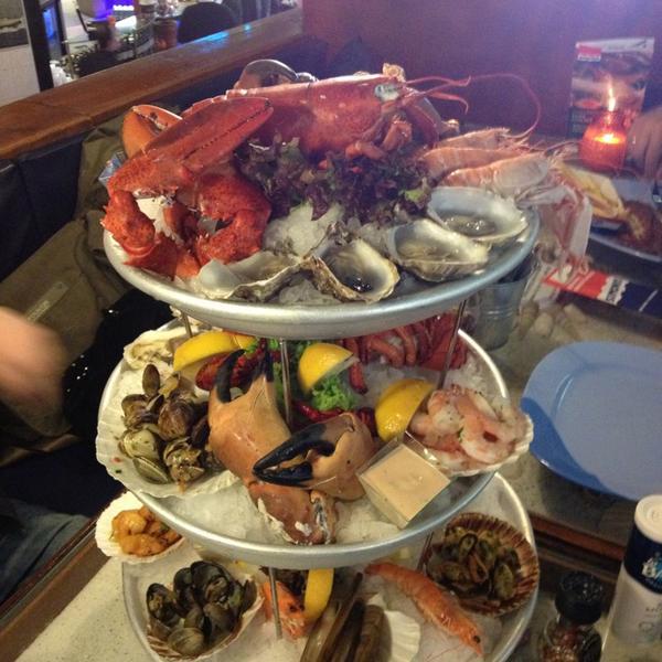 Photo taken at Simonis aan de Haven by Tatyana B. on 4/28/2013-荷兰南荷兰省斯赫弗宁恩鱼拍卖路20 Photo taken at Simonis aan de Haven by Tatyana B. on 4/28/2013