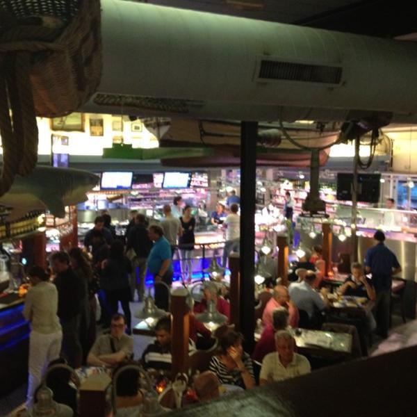 Photo taken at Simonis aan de Haven by Björn E. on 8/30/2012-荷兰南荷兰省斯赫弗宁恩鱼拍卖路20 Photo taken at Simonis aan de Haven by Björn E. on 8/30/2012