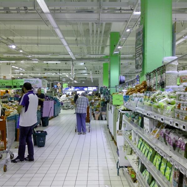 Auchan 法国马赛罗曼罗兰大道90号