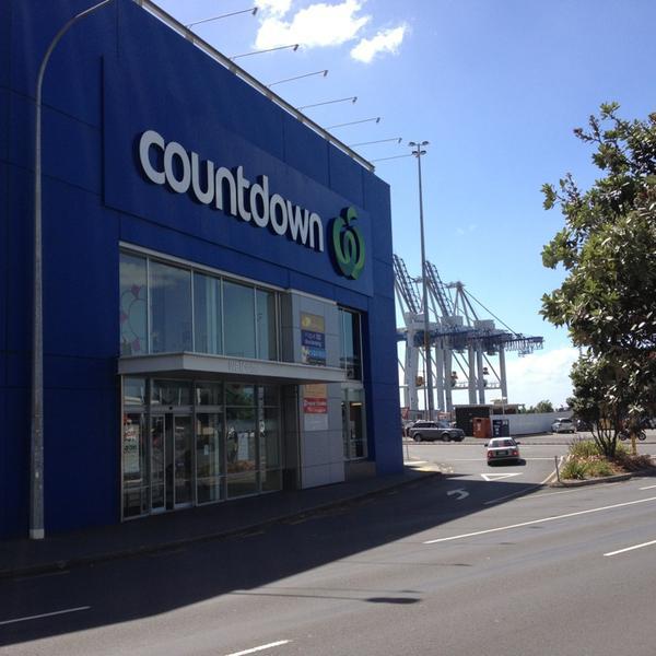 Photo taken at Countdown by Edoardo on 2/5/2013