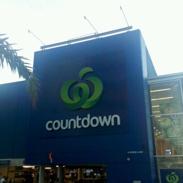 Photo taken at Countdown by grcanosa on 10/25/2011