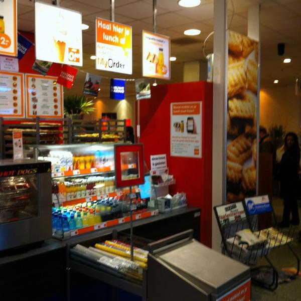 Photo taken at HEMA by Edwin d. on 6/28/2013-荷兰北荷兰省霍夫多普圩区广场209 Photo taken at HEMA by Edwin d. on 6/28/2013