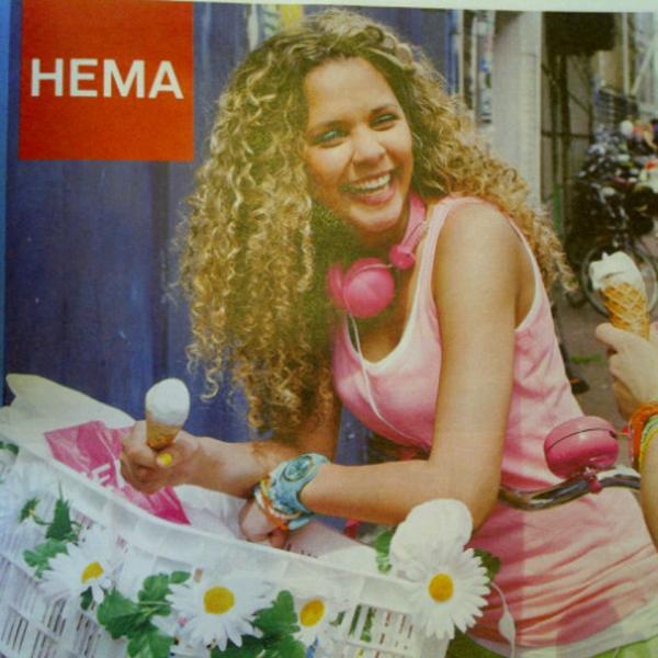 Photo taken at HEMA by Macy Castellano -荷兰北荷兰省霍夫多普圩区广场209 Photo taken at HEMA by Macy Castellano