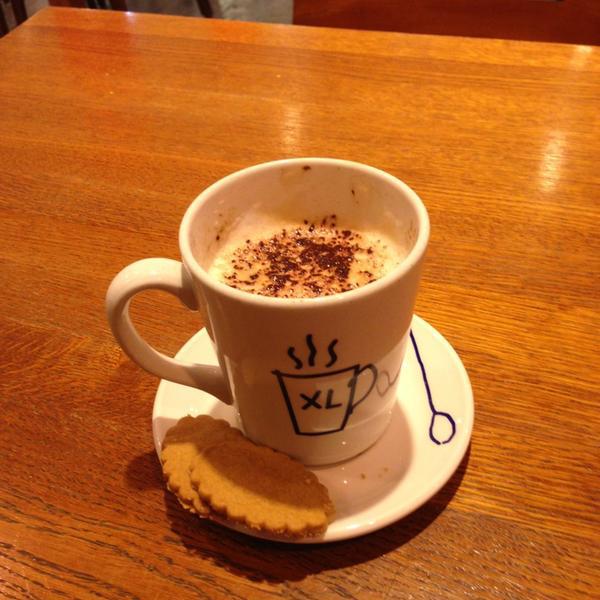 Photo taken at HEMA by Nihal K. on 12/29/2012-荷兰北荷兰省霍夫多普圩区广场209 Photo taken at HEMA by Nihal K. on 12/29/2012