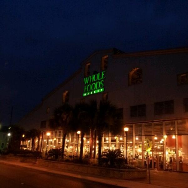 Photo taken at Whole Foods Market by Dan H. on 7/12/2012-洛杉矶新奥尔良杂志街(阿拉贝拉与约瑟夫街之间)5600 Photo taken at Whole Foods Market by Dan H. on 7/12/2012