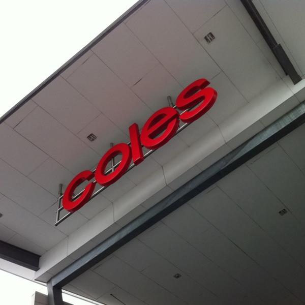 Photo taken at Coles by Hans on 8/17/2011-澳大利亚昆士兰州布里斯班新市场路400 Photo taken at Coles by Hans on 8/17/2011