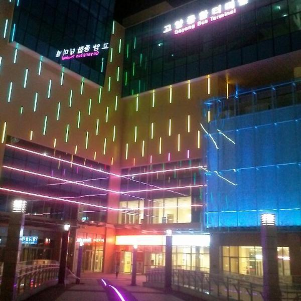 Photo taken at 홈플러스 (Home Plus) by 종민 김. on 9/21/2012-京畿道高阳市义山区1036 Photo taken at 홈플러스 (Home Plus) by 종민 김. on 9/21/2012