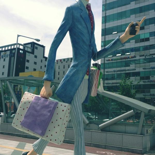 Photo taken at 홈플러스 (Home Plus) by Yun K. on 5/17/2013-京畿道高阳市义山区1036 Photo taken at 홈플러스 (Home Plus) by Yun K. on 5/17/2013