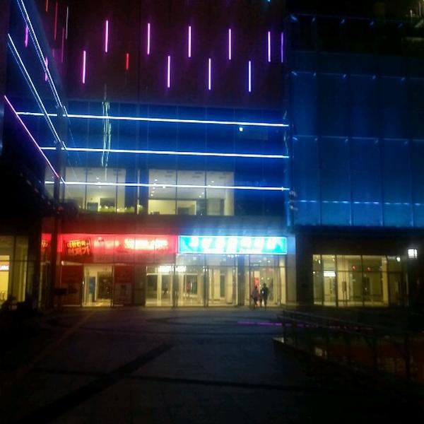 Photo taken at 홈플러스 (Home Plus) by 종민 김. on 7/24/2012-京畿道高阳市义山区1036 Photo taken at 홈플러스 (Home Plus) by 종민 김. on 7/24/2012