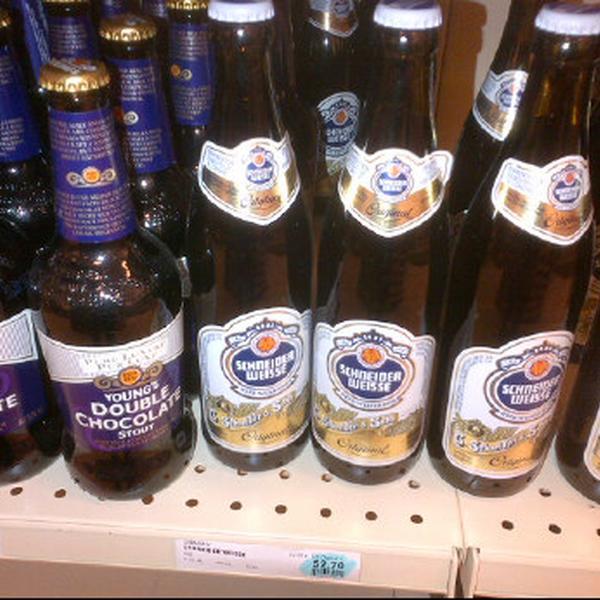 Photo taken at LCBO by Salty S. on 12/31/2011-加拿大密西沙加坊一街65 Photo taken at LCBO by Salty S. on 12/31/2011