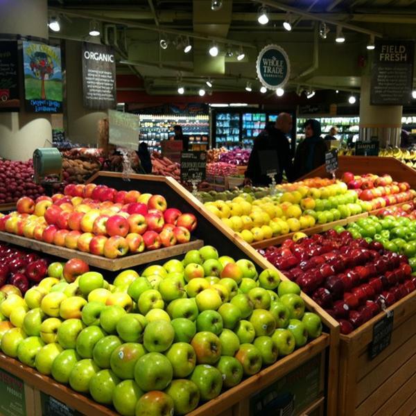 Photo taken at Whole Foods Market by Henrique F. on 10/7/2012-加拿大多伦多大道路87 Photo taken at Whole Foods Market by Henrique F. on 10/7/2012