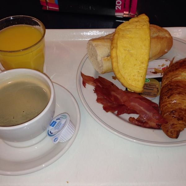 Photo taken at HEMA by Andre D. on 3/28/2014