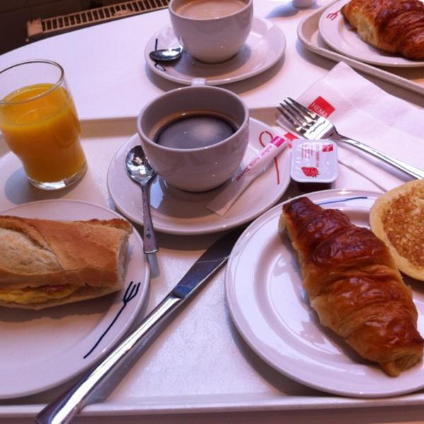 Photo taken at HEMA by Leonie S. on 7/13/2012