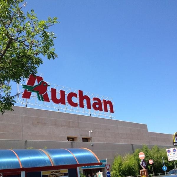 Photo taken at Auchan by Federico C. on 8/6/2014-意大利威尼斯唐托萨托街22 Photo taken at Auchan by Federico C. on 8/6/2014