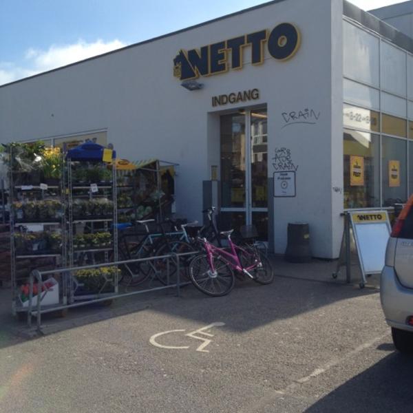 Photo taken at Netto by Anne Lis T. on 3/22/2012