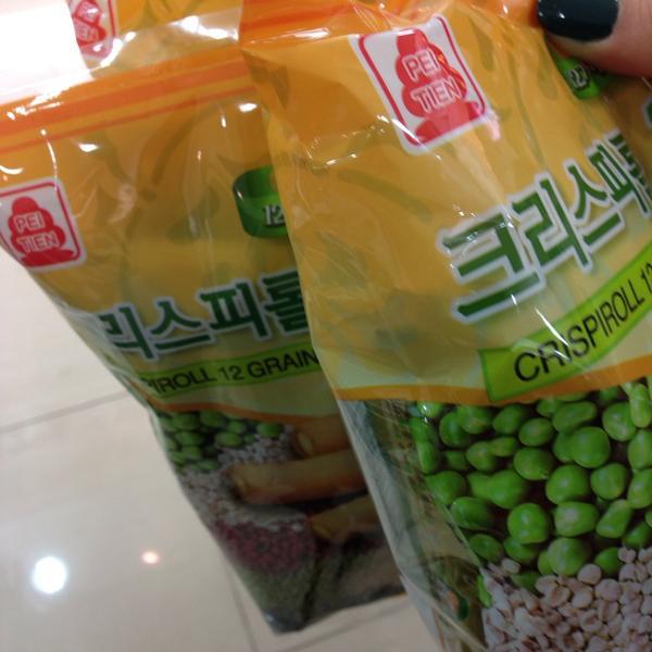 Photo taken at 올리브영 (OLIVE YOUNG) by 살찐고양이 미. on 11/11/2013