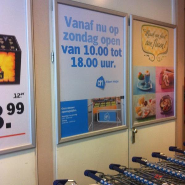 Photo taken at Albert Heijn by alexander @. on 4/1/2012-荷兰北布拉班特省蒂尔堡皮乌斯广场34号 Photo taken at Albert Heijn by alexander @. on 4/1/2012