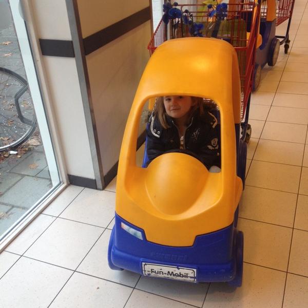 Photo taken at PLUS by Patricia v. on 11/24/2013-荷兰北布拉班特省平行路1b Photo taken at PLUS by Patricia v. on 11/24/2013