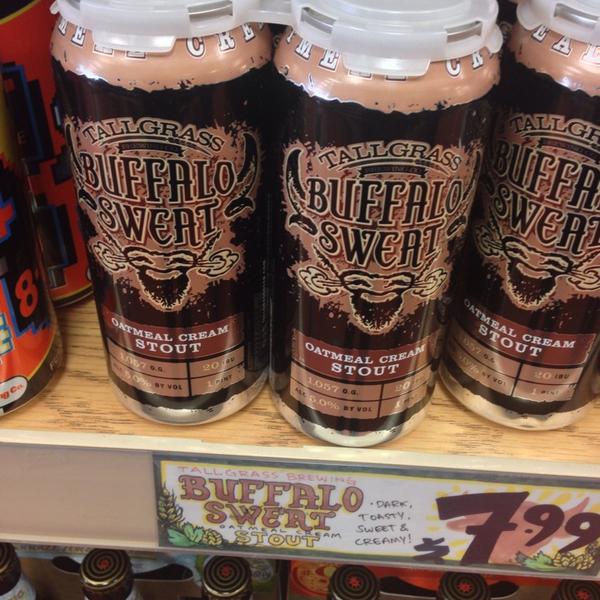 Photo taken at Trader Joe's by Amos B. on 5/18/2014-密苏里州克雷夫科尔橄榄树大道11505号 Photo taken at Trader Joe's by Amos B. on 5/18/2014