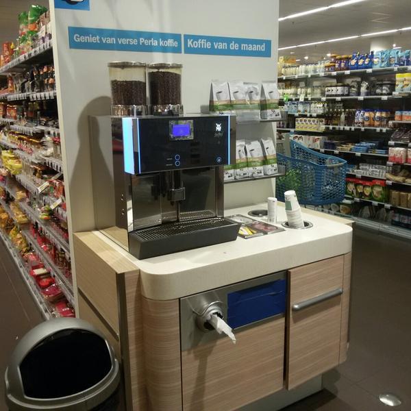 Photo taken at Albert Heijn by John B. on 11/22/2014-荷兰弗莱福兰省阿尔梅勒里约热内卢广场1号 Photo taken at Albert Heijn by John B. on 11/22/2014