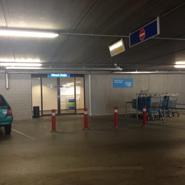Photo taken at Albert Heijn by Shirley M. on 4/12/2012-荷兰弗莱福兰省阿尔梅勒里约热内卢广场1号 Photo taken at Albert Heijn by Shirley M. on 4/12/2012