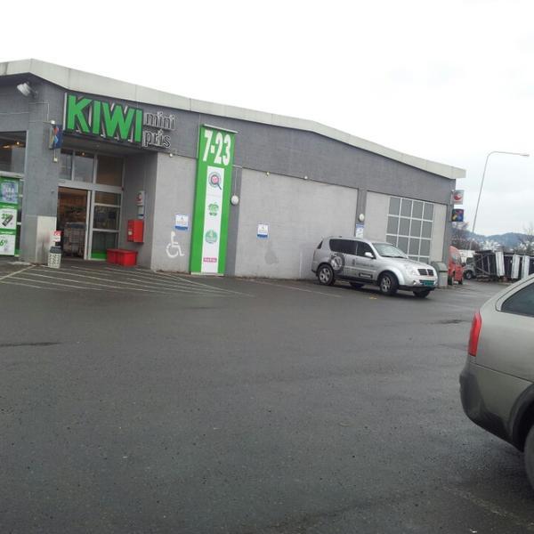 Photo taken at Kiwi by Roger J. on 4/12/2013