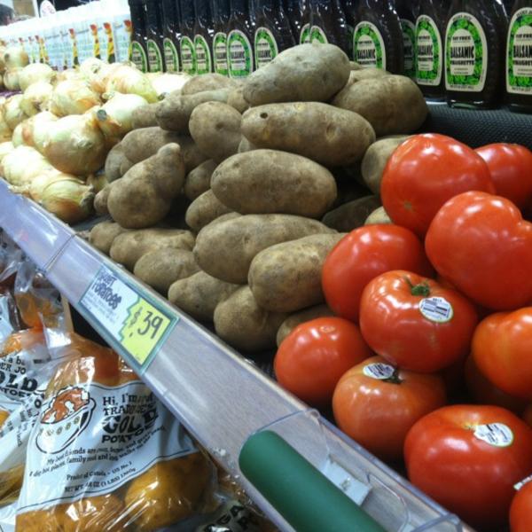 Photo taken at Trader Joe's by Anna S. on 5/13/2012-美国内布拉斯加州奥马哈太平洋街10305 Photo taken at Trader Joe's by Anna S. on 5/13/2012