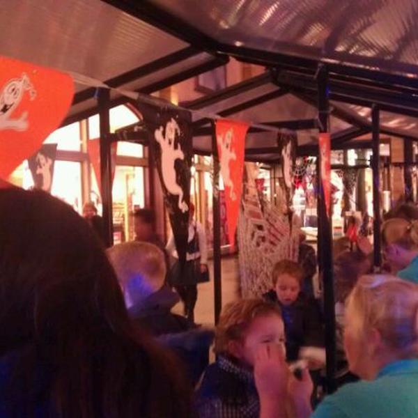 Photo taken at De Tuinen by Martijn V. on 10/28/2011-荷兰南荷兰省纳尔德维克荷兰皇家花园店 Photo taken at De Tuinen by Martijn V. on 10/28/2011