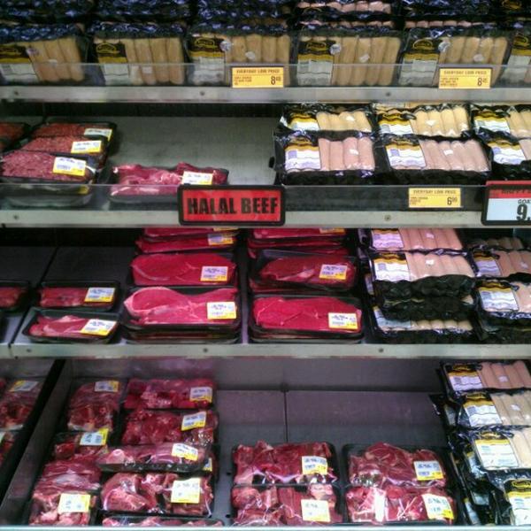 Photo taken at PAK'nSAVE by Syahir B. on 7/23/2012