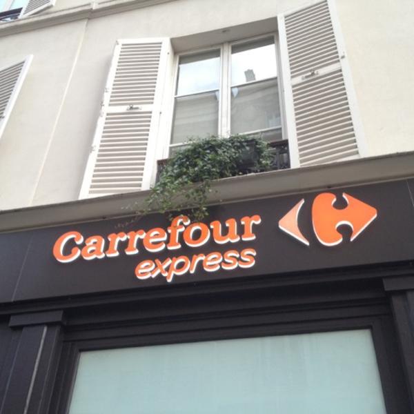 Photo taken at Carrefour by Jérôme T. on 6/28/2012