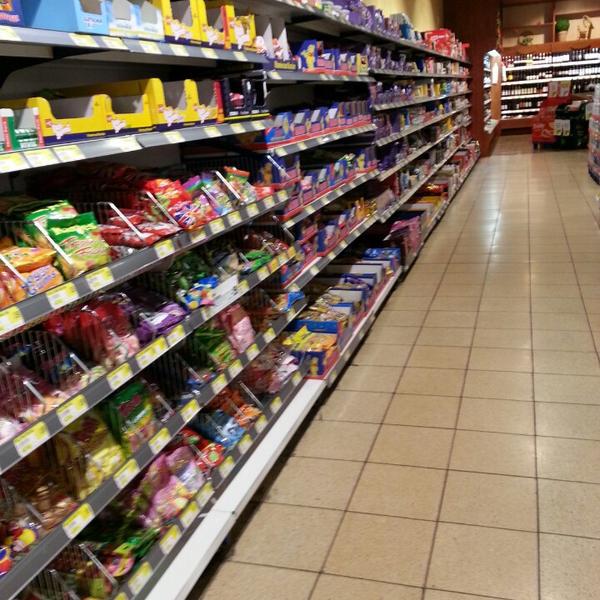 Photo taken at EDEKA-neukauf Pinschmidt by Ilkhom A. on 2/25/2013