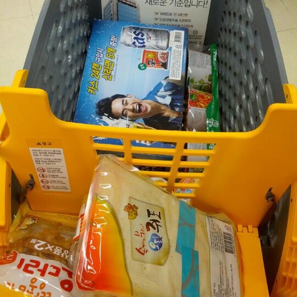 Photo taken at 이마트 / E-Mart by Horious L. on 8/8/2012-京畿道龙仁处仁区53易买得超市 Photo taken at 이마트 / E-Mart by Horious L. on 8/8/2012