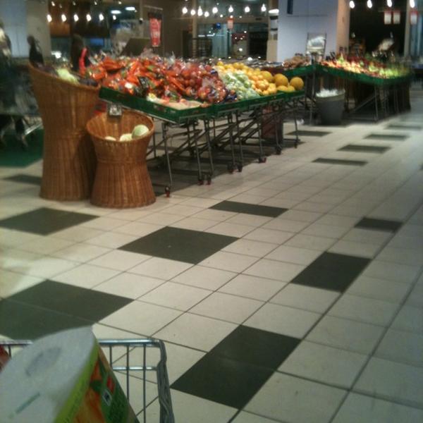 Photo taken at Coop by Giulio R. on 10/13/2012-意大利伦巴第米兰阿罗纳路18号 Photo taken at Coop by Giulio R. on 10/13/2012