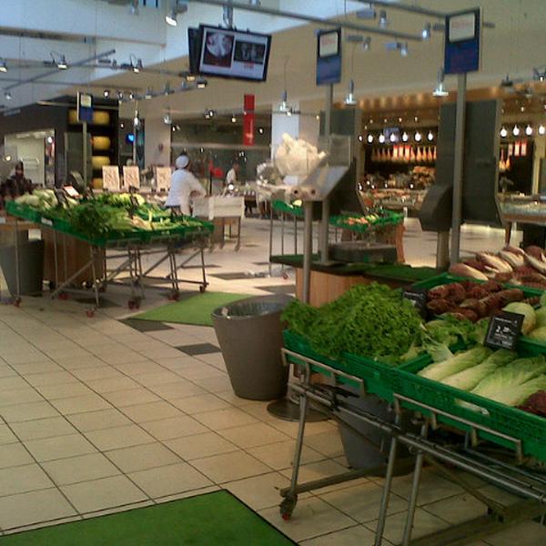 Photo taken at Coop by Lhes F. on 8/21/2012