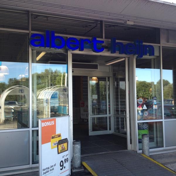 Photo taken at Albert Heijn XL by Bart E. on 8/8/2013-荷兰南荷兰省莱岑丹锦带路48号 Photo taken at Albert Heijn XL by Bart E. on 8/8/2013