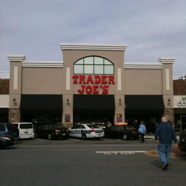 咖啡机报价Trader Joe's乔氏连锁格林斯伯勒店图片库