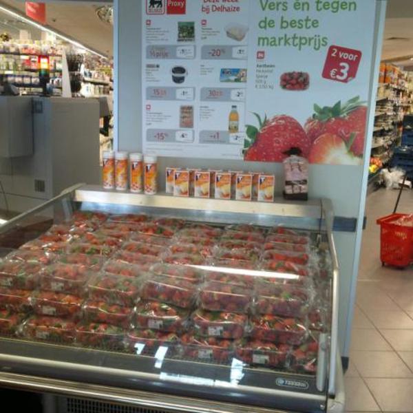 Photo taken at Proxy Delhaize by Feride A. on 4/22/2012