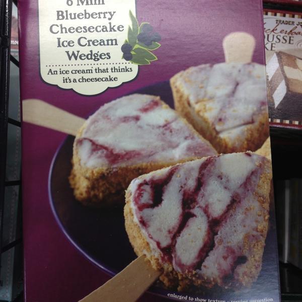 Photo taken at Trader Joe's by Lisa A. on 12/23/2012-美国伊利诺斯州橡树园哈林大道北483 Photo taken at Trader Joe's by Lisa A. on 12/23/2012