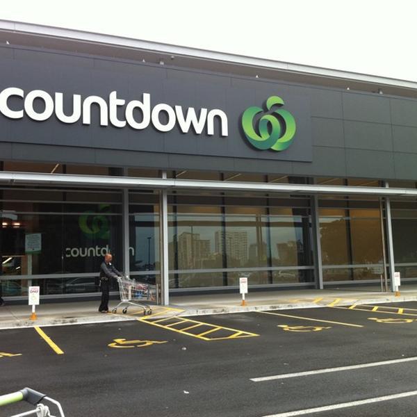 Photo taken at Countdown by Lee L. on 3/24/2011