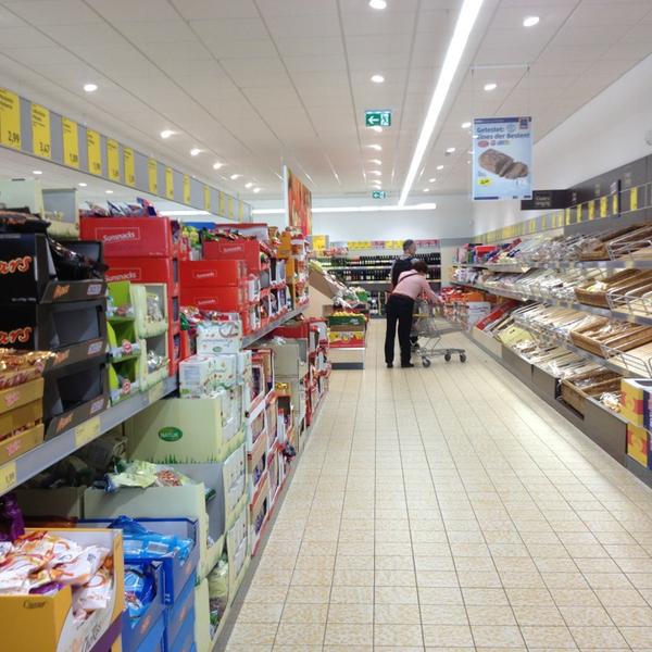 Photo taken at Hofer by austrianpsycho on 5/15/2013