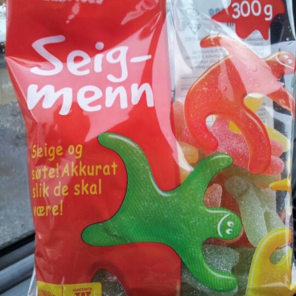 Photo taken at Tokmanni by Janette L. on 7/23/2012