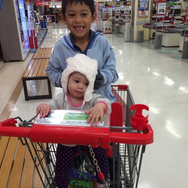 Photo taken at 홈플러스 / Home Plus by Mary Joy Z. on 11/23/2013