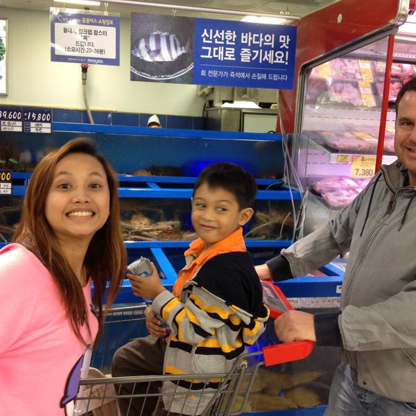 Photo taken at 홈플러스 / Home Plus by Mary Joy Z. on 5/5/2013