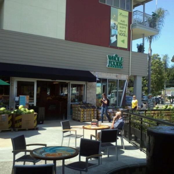 Photo taken at Whole Foods Market by Ray S. on 7/6/2011-加尼福尼亚 恩西尼塔斯海岸公路101S687(W E圣& W F街间) Photo taken at Whole Foods Market by Ray S. on 7/6/2011