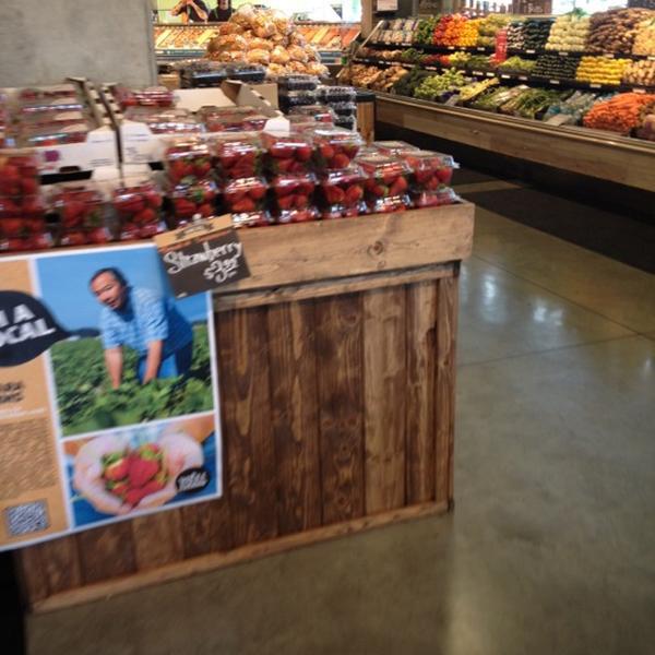 Photo taken at Whole Foods Market by Kelsea L. on 3/15/2012-加尼福尼亚 恩西尼塔斯海岸公路101S687(W E圣& W F街间) Photo taken at Whole Foods Market by Kelsea L. on 3/15/2012