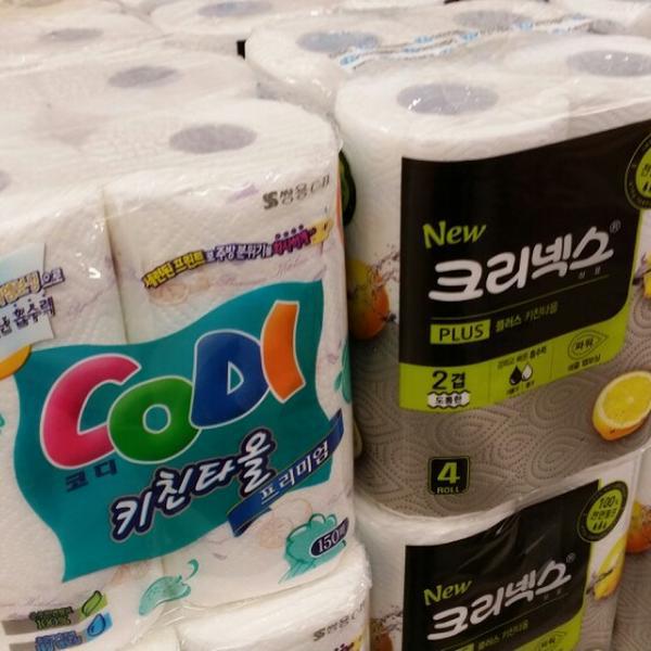 Photo taken at 홈플러스 (Home plus) by HJ C. on 3/15/2014-首尔市永登浦区堂山路42号 Photo taken at 홈플러스 (Home plus) by HJ C. on 3/15/2014